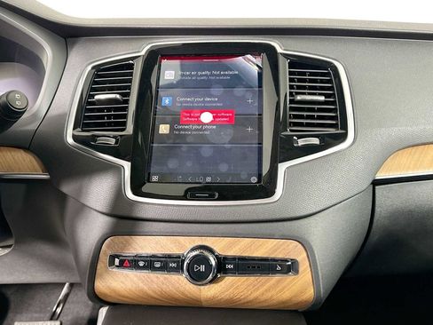 Certified 2025 Volvo XC90 T8 Plus w/ Protection Package Premier image 11