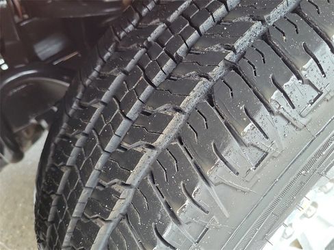 Used 2015 Chevrolet Colorado LT w/ Luxury Package image 25