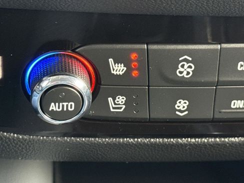 Used 2020 Buick Enclave Premium w/ Surround and Sites Package image 21