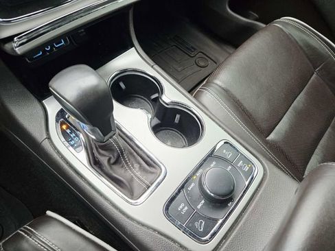 Used 2018 Jeep Grand Cherokee Overland image 27