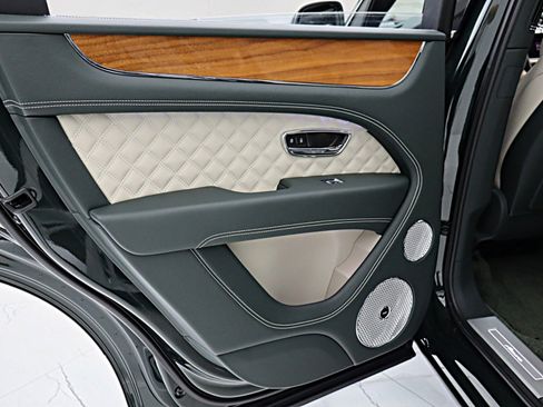 Certified 2023 Bentley Bentayga AWD/4WD image 43