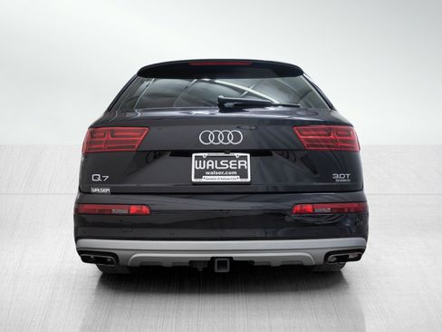 Used 2017 Audi Q7 3.0T Premium Plus image 4