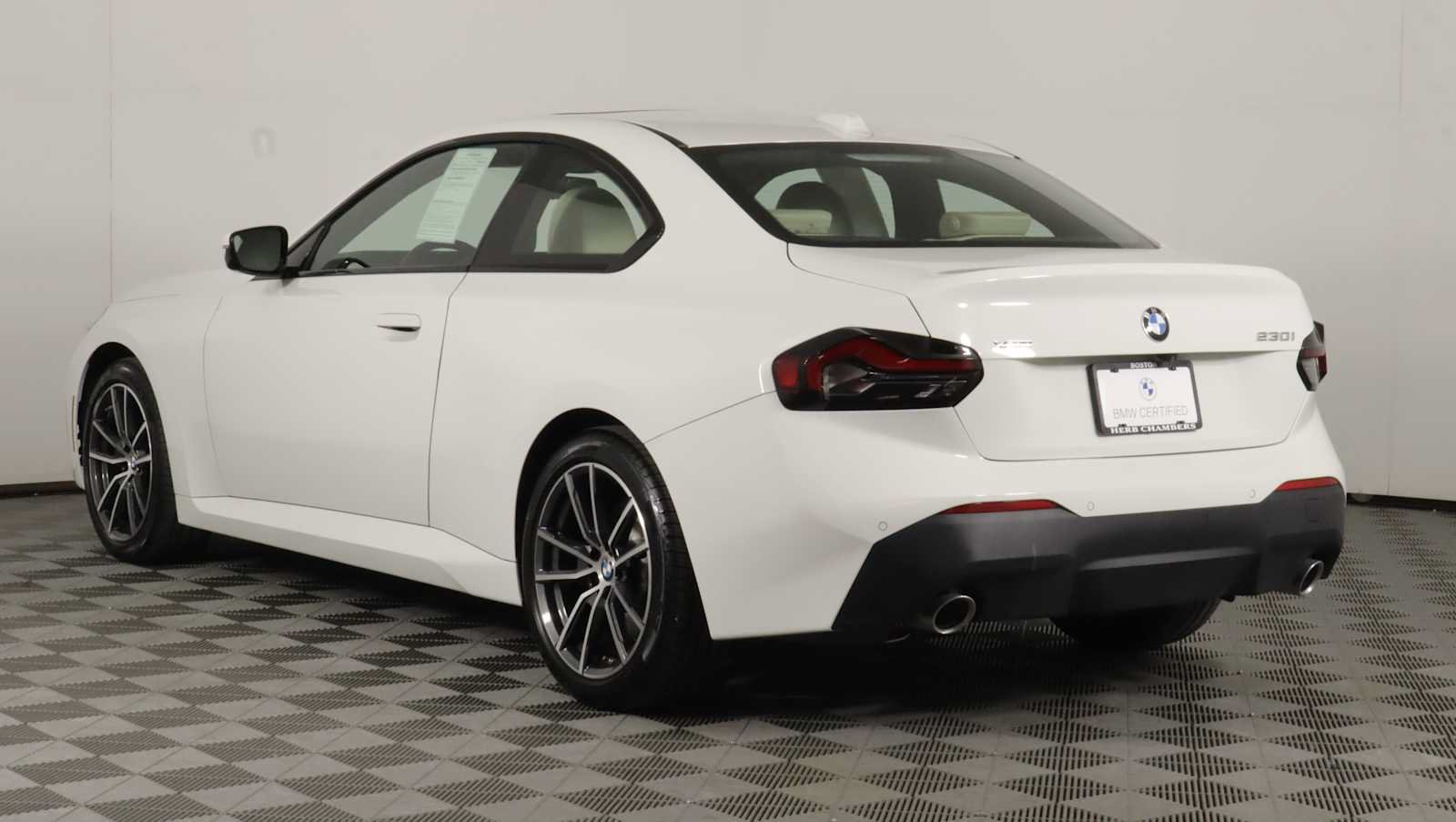 Used 2024 BMW 230i xDrive Coupe w/ Convenience Package AWD/4WD image 4