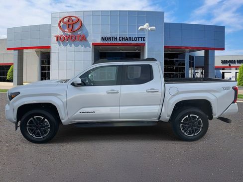 Used 2024 Toyota Tacoma TRD Sport image 7