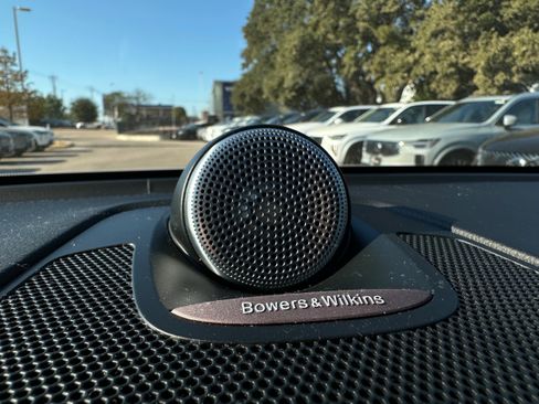 Used 2021 Volvo XC60 T8 R-Design w/ Advanced Package image 22