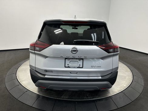 Used 2021 Nissan Rogue SV image 5