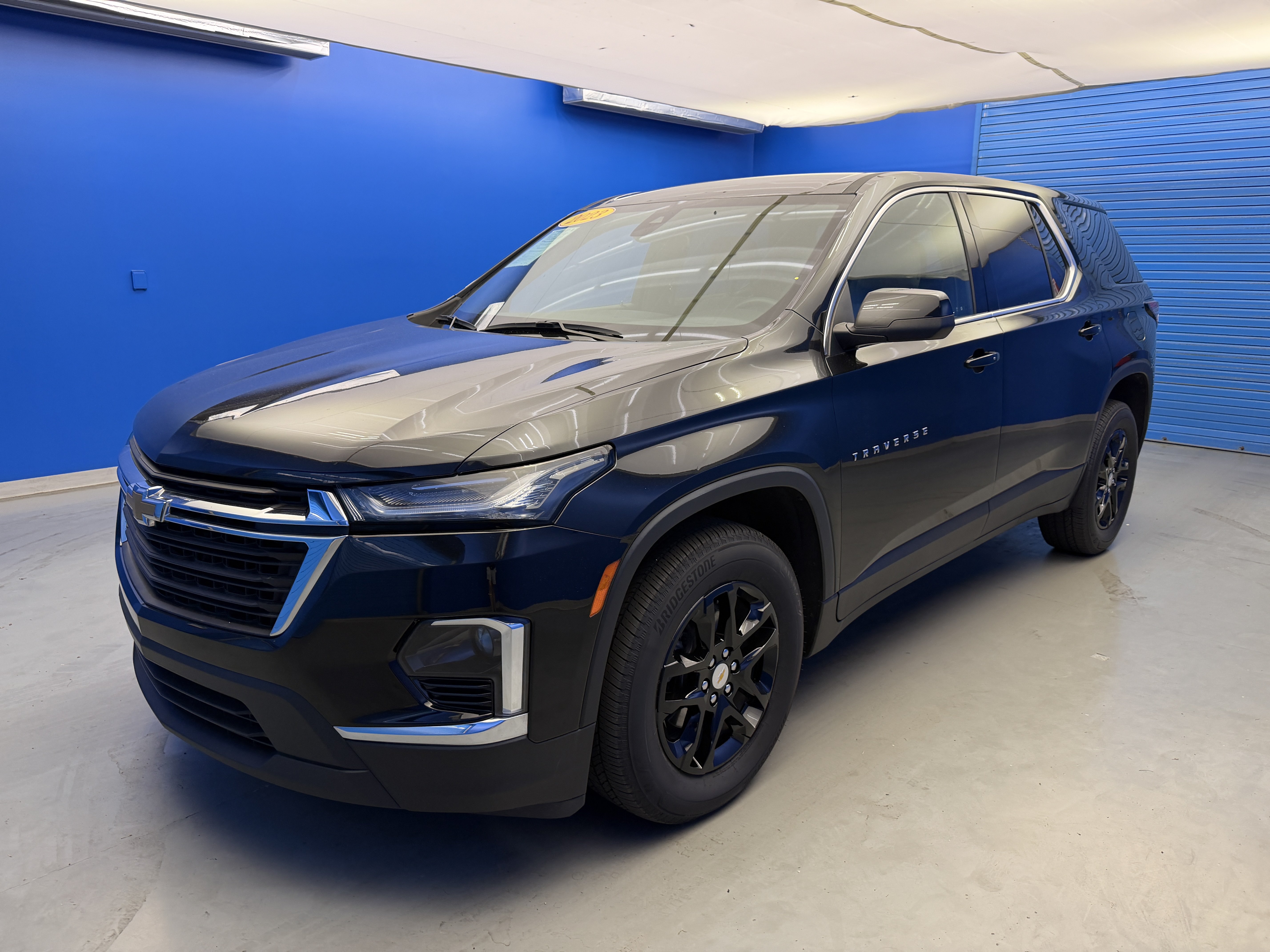 Used 2023 Chevrolet Traverse LS FWD image 4
