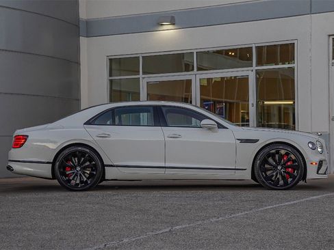 New 2026 Bentley Flying Spur image 9