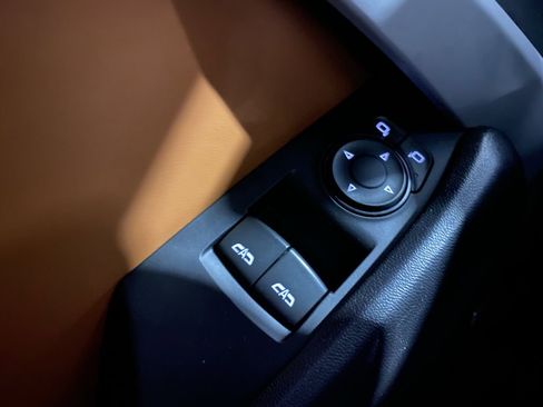 Used 2018 Chevrolet Camaro LT RWD image 8