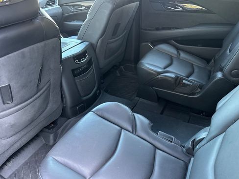 Used 2019 Cadillac Escalade ESV Platinum image 15