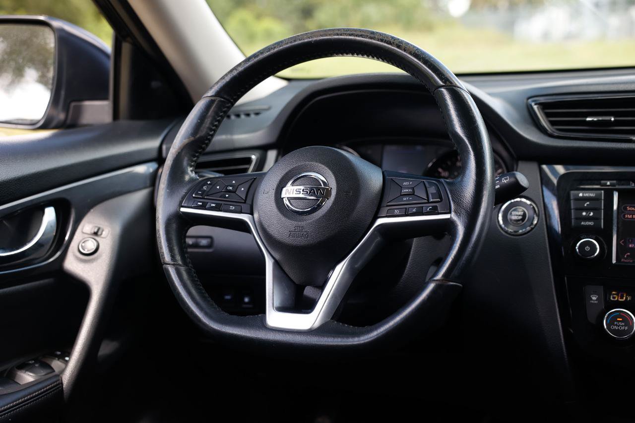Used 2018 Nissan Rogue SV AWD/4WD image 28
