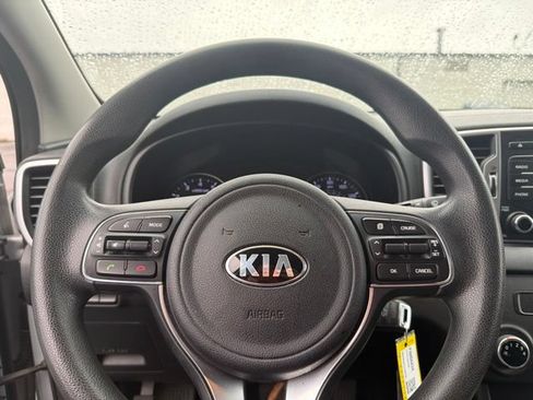 Used 2018 Kia Sportage LX FWD image 15