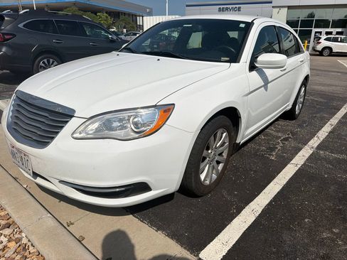 Used 2014 Chrysler 200 Touring w/ Cold Weather Group FWD image 2