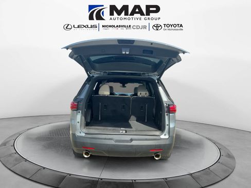 Used 2023 Chevrolet Traverse LT w/ LPO, Cargo Package AWD/4WD image 17
