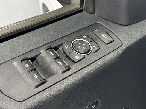 Used 2022 Ford F250 Platinum w/ Tremor Off-Road Package AWD/4WD image 29