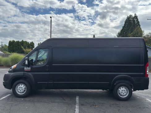 Used 2022 RAM ProMaster 2500 image 2