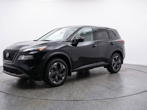 Used 2025 Nissan Rogue SV FWD image 3