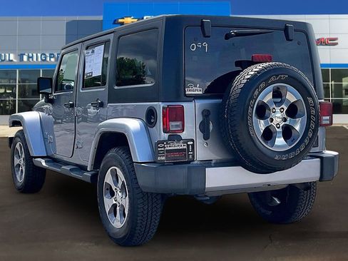 Used 2017 Jeep Wrangler Unlimited Sahara w/ Connectivity Group AWD/4WD image 4