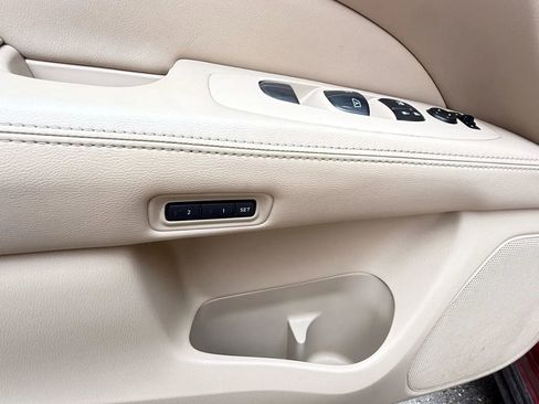 Used 2014 Nissan Pathfinder Platinum w/ Platinum Premium Package image 18