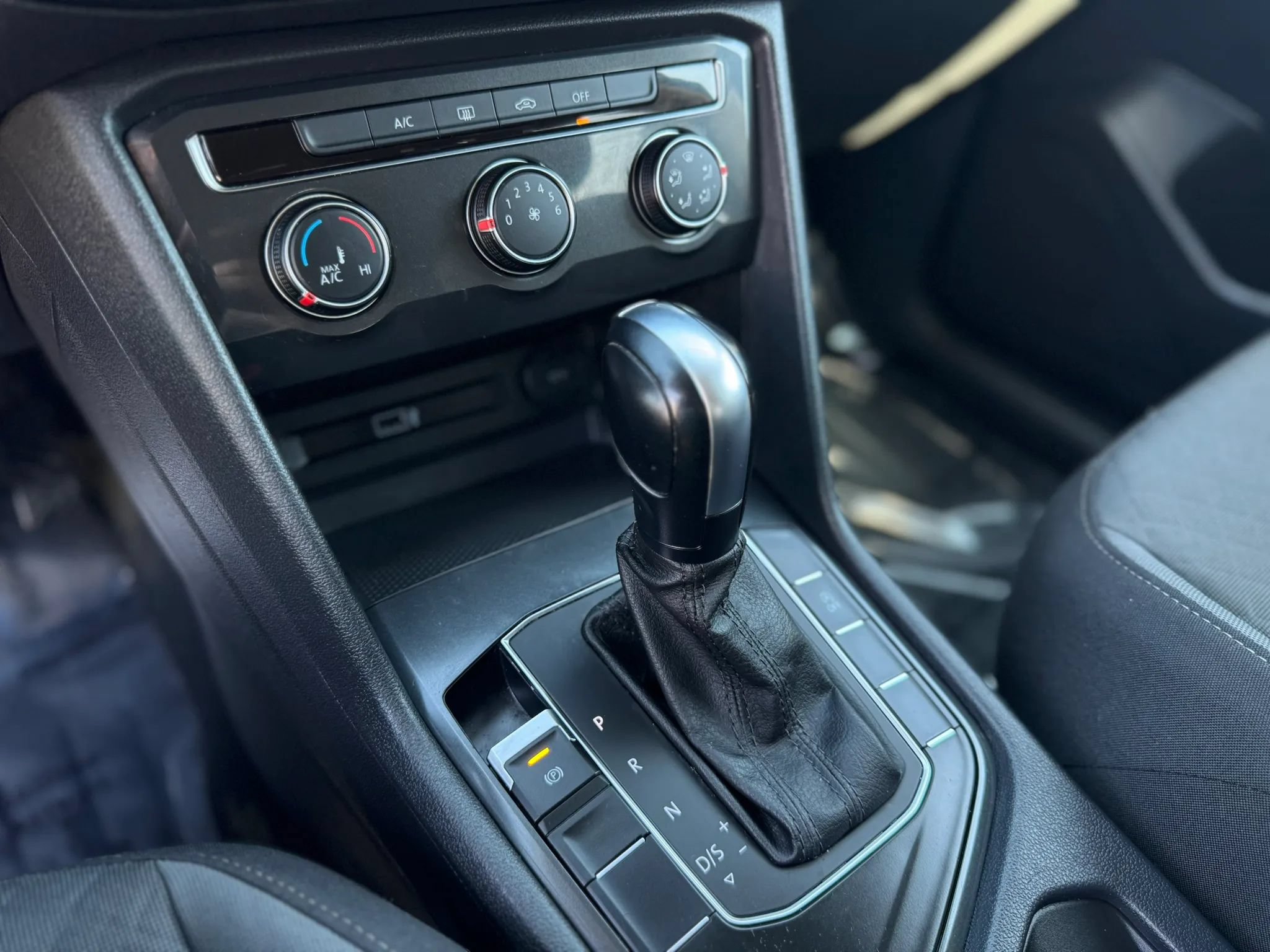 Used 2019 Volkswagen Tiguan S w/ Driver Assistance Package FWD image 20