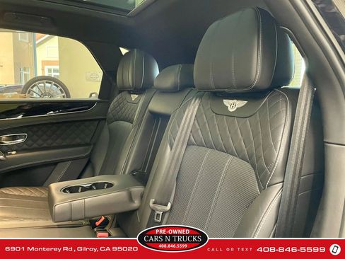 Used 2017 Bentley Bentayga AWD/4WD image 15