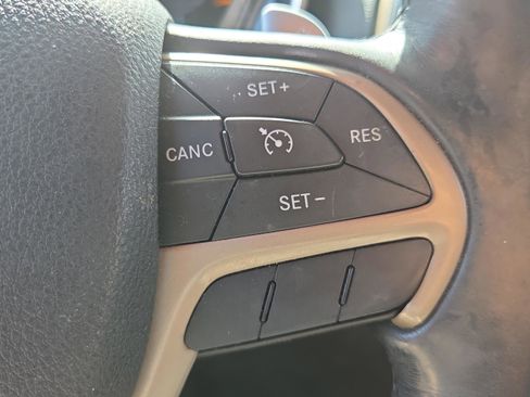 Used 2014 Jeep Grand Cherokee Limited image 30