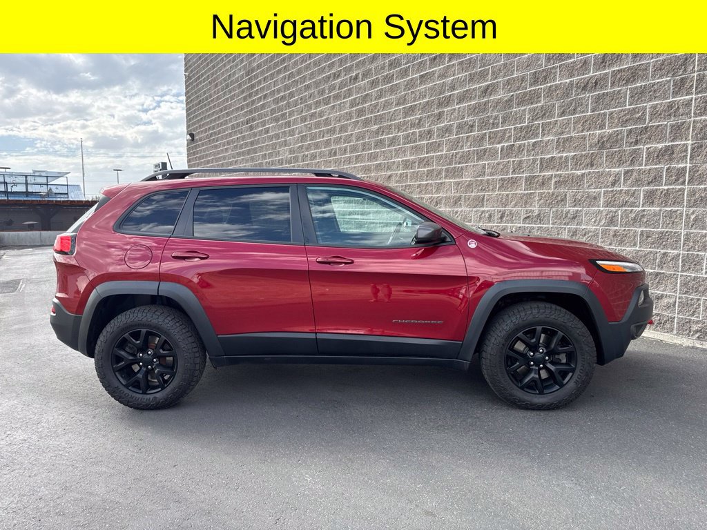 Used 2017 Jeep Cherokee Trailhawk AWD/4WD image 4