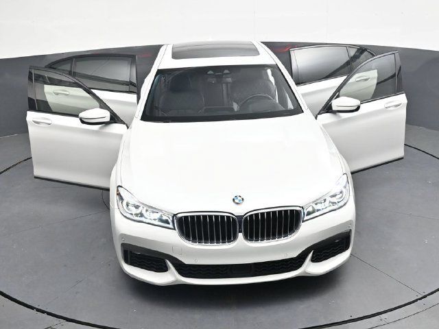 Used 2019 BMW 750i xDrive w/ Executive Package AWD/4WD image 42