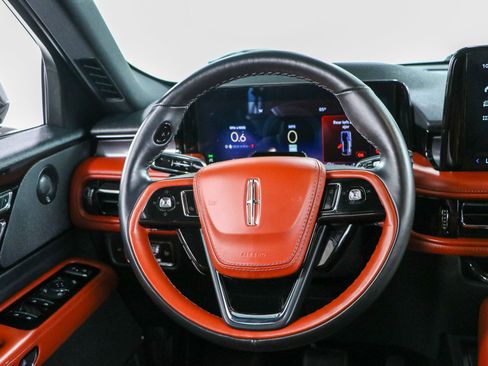 Used 2025 Lincoln Aviator Reserve w/ Jet Appearance Package AWD/4WD image 12