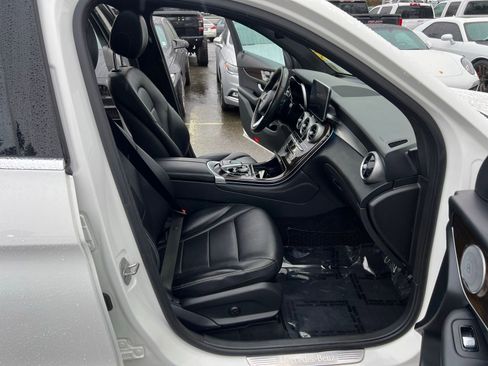 Used 2017 Mercedes-Benz GLC 300 4MATIC image 27