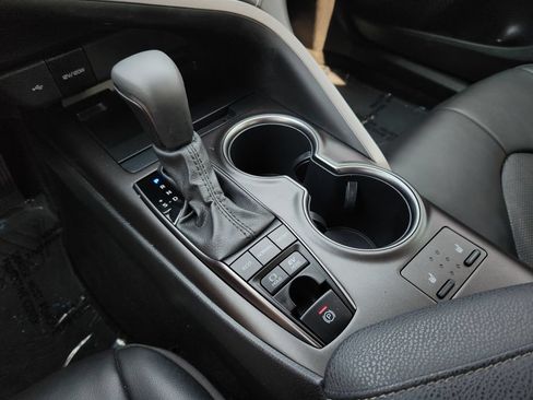 Used 2024 Toyota Camry XSE w/ Cold Weather Package FWD image 21