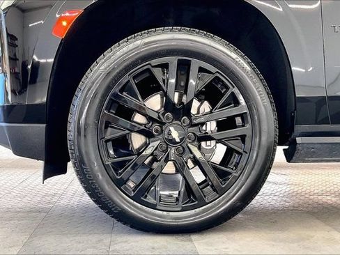Used 2023 Chevrolet Tahoe Premier AWD/4WD image 8