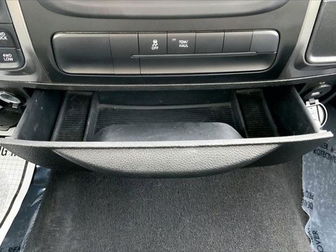 Used 2024 RAM 1500 Classic SLT image 18