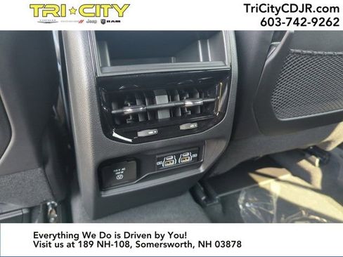 New 2025 Jeep Grand Cherokee Altitude image 36