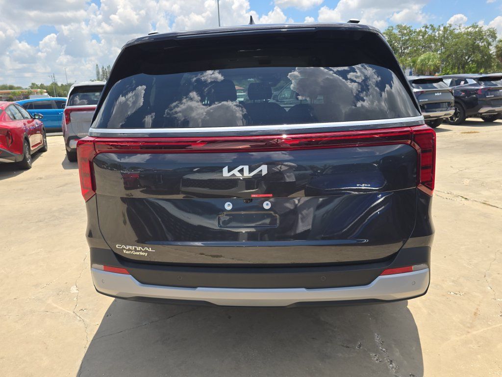 New 2027 Kia Carnival EX FWD image 7