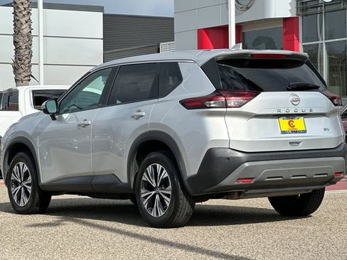 Used 2023 Nissan Rogue SV image 6