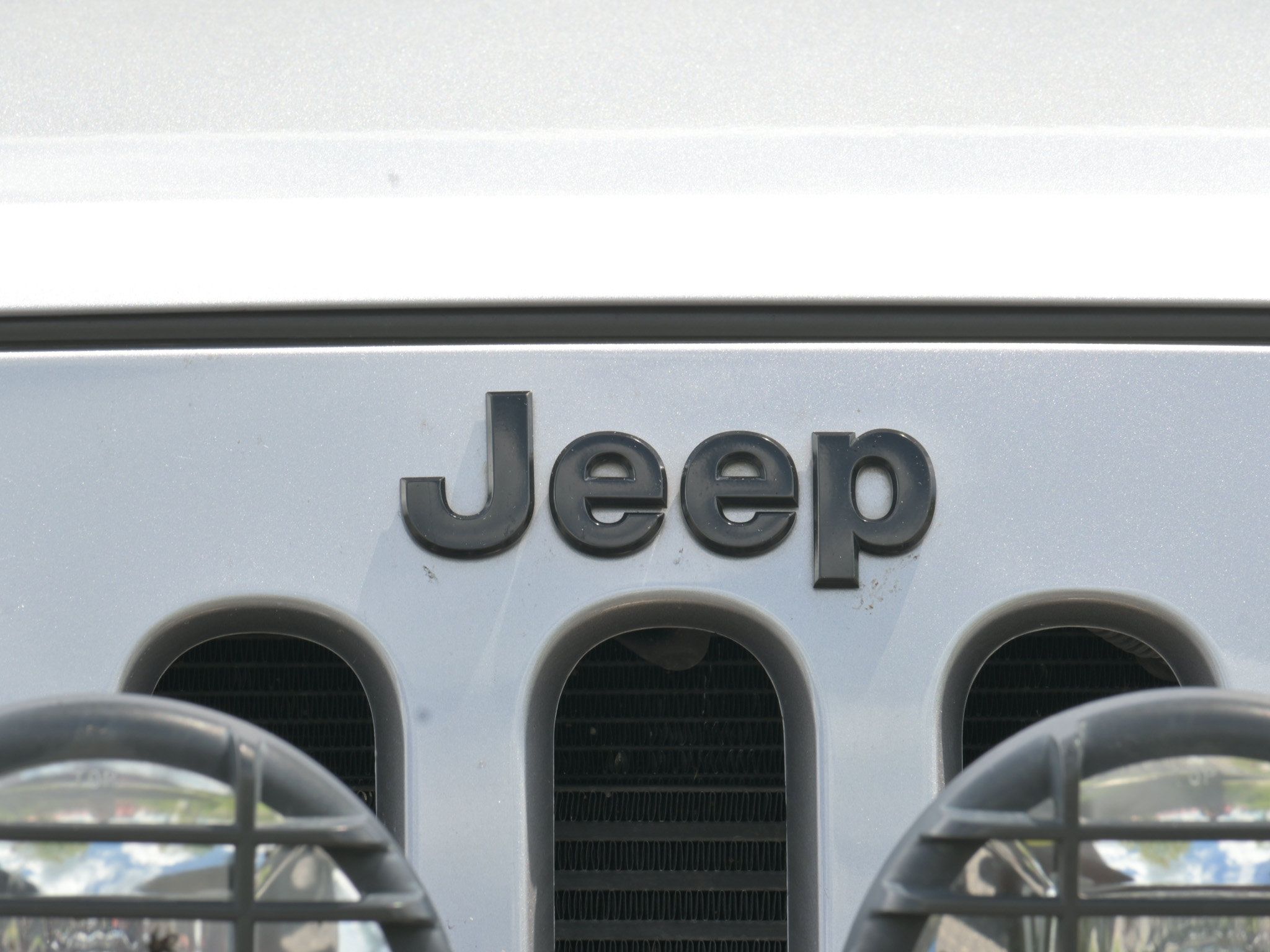 Used 2013 Jeep Wrangler Unlimited Rubicon w/ Connectivity Group AWD/4WD image 36