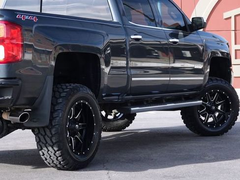 Used 2017 Chevrolet Silverado 1500 High Country image 26