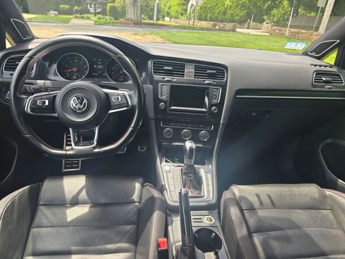 Used 2015 Volkswagen GTI SE FWD image 7
