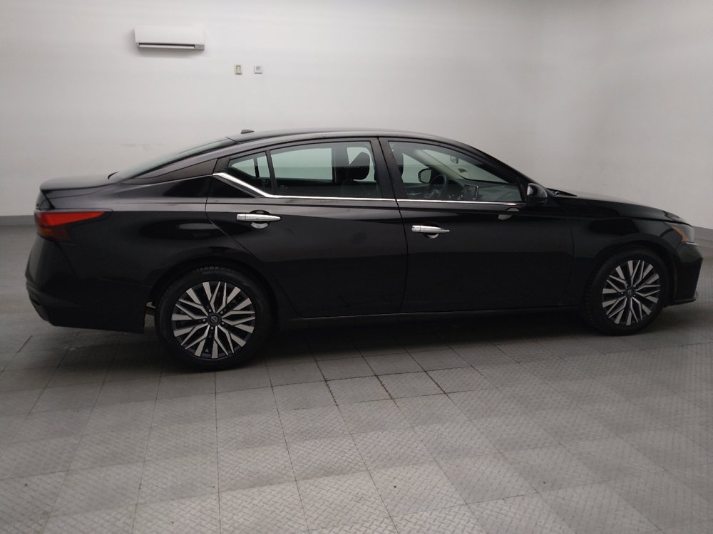 Used 2023 Nissan Altima 2.5 SV FWD image 10