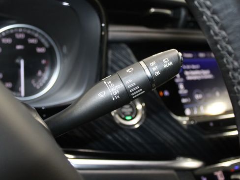 Used 2024 Cadillac XT6 Premium Luxury image 43