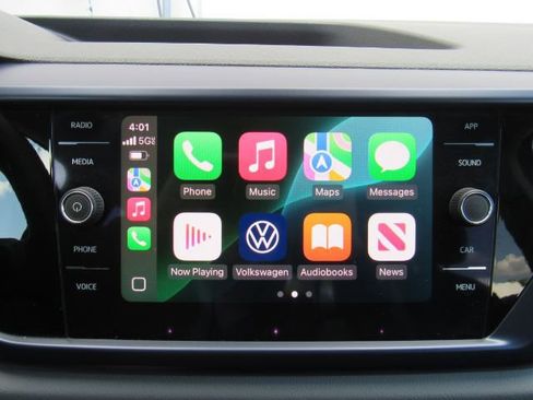 Used 2023 Volkswagen Taos SE image 40