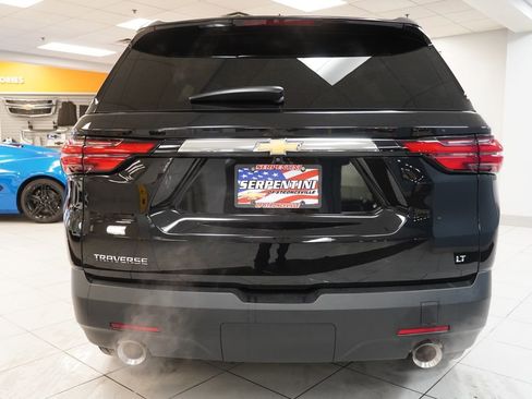 Used 2023 Chevrolet Traverse LT image 12