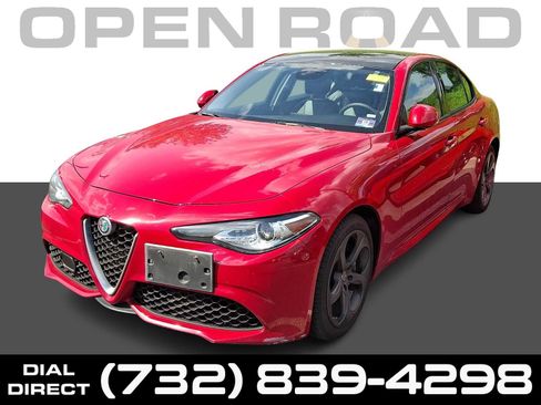 Used 2017 Alfa Romeo Giulia AWD image 1
