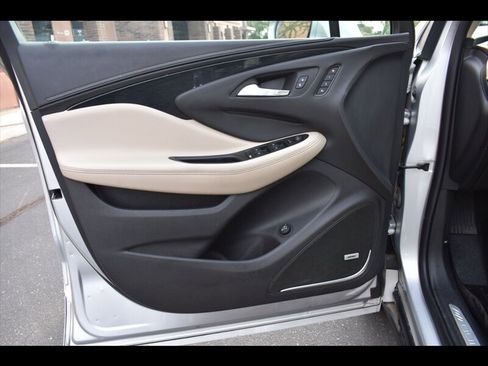 Used 2016 Buick Envision Premium image 17