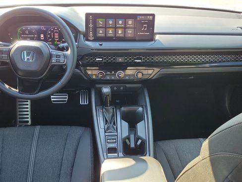 Used 2025 Honda Accord Sport image 15