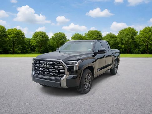 Used 2023 Toyota Tundra Platinum image 3