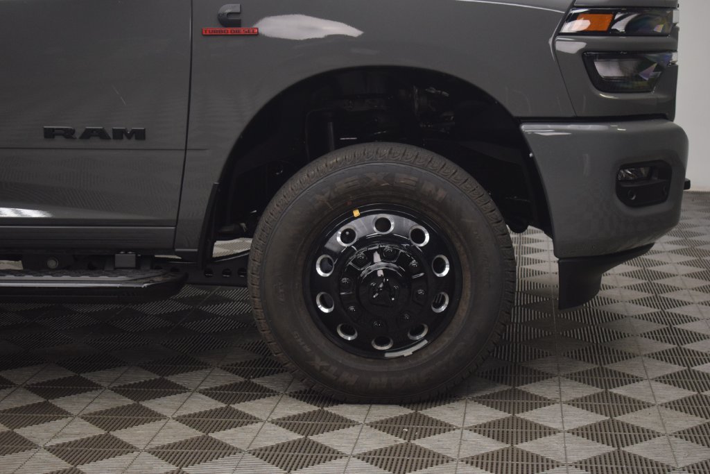 New 2026 RAM 3500 Big Horn AWD/4WD image 6