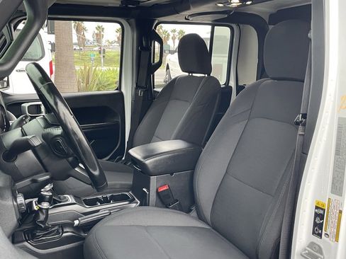 Used 2020 Jeep Gladiator Sport w/ Quick Order Package 24S image 16