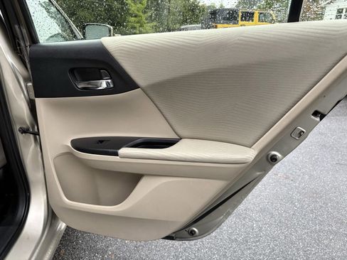 Used 2017 Honda Accord LX image 18